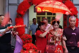 有人问纪实婚礼的意义是什么？我的答案是真实，真诚，感动