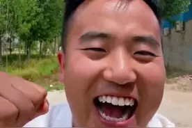 6月10日（报道）河南鹿邑一驻村书记董桂林拿着碗到村民家到处“蹭饭”，还自掏腰包回礼！称“把申论写在大地上，把理想实现在农村”#大象主播说 #河南dou知道 @主持人夏冰