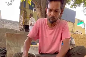 巴铁师傅用芦苇杆编织凳子，手艺太厉害了 #编织 #篾匠 #手艺人