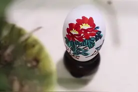 彩蛋是山东省菏泽市的特色传统手工艺制品，由民间画师精心构思视频封面