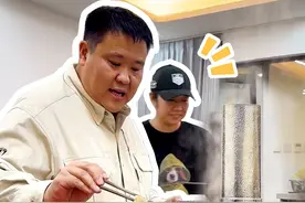 冬天的仪式感，从一顿暖洋洋的火锅开始。
#侣行 #张昕宇梁红 #火锅 #冬至 #今日冬至视频封面