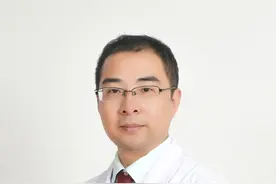 高度近视白内障手术难不难，有什么风险？ #高度近视白内障 #白内障 #眼科科普 #爱眼护眼 #硬核健康科普行动视频封面