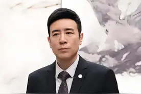 都是于和伟的同班同学，靳东正厅干部，陈思诚电影票房保障，其余3位也都实力不凡
#陈数 #陈鲁一 #靳东 #于和伟 #李光洁视频封面