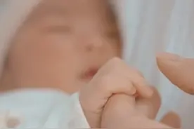 5月9日报道，北京，女子产假期间工作，公司要求返还生育津贴被驳回视频封面