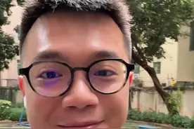 疯狂星期六，阿里美团外卖大战升级！奶茶咖啡免费喝！没想到年初说的ALL IN AI，原来是ALL IN 外卖！外卖WAI MAI，里面包含两个AI #外卖大战  #AI  #泰勒来了