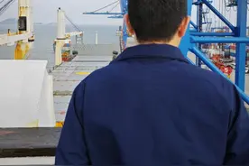 专业船舶代驾 引领太湖轮出港，讲解船舶基础知识#危险动作请勿模仿 #引航员 #头条热门视频分享 #抖音知识年终大赏视频封面