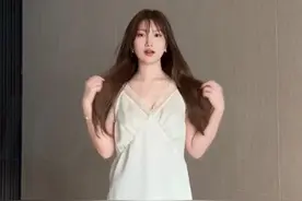 温柔到骨子里 | 氛围感拉满的淡人韩系穿搭分享！ GRWM｜🍰快速换装小游戏ᵕ̈ 🪄
今日份qq秀！
给大家来点新花样！喜欢看就鼓励鼓励哦💗
你的关注和点的每个赞，我都认真当成了喜欢~
#韩系穿搭视频封面