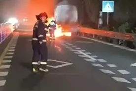 油罐车轮胎起火，燃起熊熊大火，消防员逆行冲锋的背影太帅了！#致敬消防英雄最美逆行者视频封面