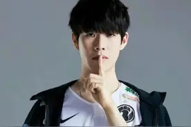 theshy都在玩漫威争锋?这游戏果然有点东西 #theshy漫威首秀  #一秒变身漫威超级英雄  #漫威争锋公测视频封面