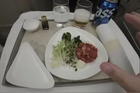 体验一下韩亚航空北京到洛杉矶的商务舱餐食怎么样 #商务舱视频封面