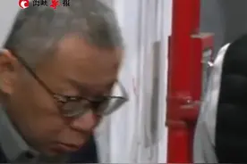 柯文哲满头白发被提讯，黄国昌叹气：请问你们还要押多久视频封面