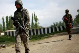 #印控克什米尔恐袭致26死！印度切断河水！停签！赶人！#巴基斯坦 防长指控#印度 发动一场“低强度战争”视频封面