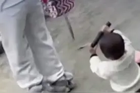 95后女生孕期生病导致截瘫，努力康复一年多后，和孩子一起重新学会了走路【来源：@念念妈康复日记✨ 】