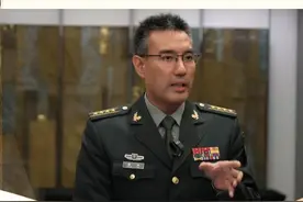 【国防大学教授张弛：解放军打“独”促统不停步】 在今年的香格里拉对话会上，台海问题多次被提及。在美防长“香会”演讲后犀利提问的中国人民解放军国防大学代表团成员张弛，在接受媒体采访时表示，当前台海局势复杂严峻的根源，就在于“台独”分裂势力与外部势力相勾连。#中国人民解放军打独促统不停步# #第22届香格里拉对话会#视频封面