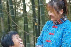 又到了腌腊菜的季节，今天和丫头一起腌制一坛留着过冬吃，超级下饭。你们那边是这样腌的吗？#抖音年度新农人 #新农人计划2021 #我的乡村生活 #农村美食 