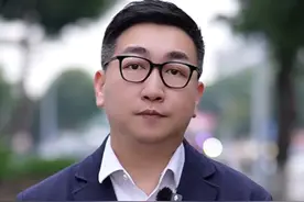 初三学生每天在校超14小时！家长怒斥“教育内卷”#学生在校时间 #睡眠不足视频封面