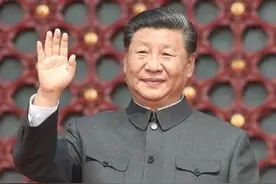 党的十八大以来，数次阅兵载入人民军队的光荣史册。一个多月后的9月3日，这支英雄的队伍将再次接受习近平的检阅。中国人民解放军建军98周年之际，让我们再一次聆听激荡人心的强军号角。（来源：人民日报）