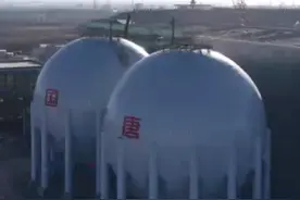 12月6日，大唐中宁能源开发有限公司100MW/400MWh储能项目正火热推进，该工程预计2025年底完工，年发电量将达到 1.188亿度，足以满足近10万个普通家庭一年的用电量，同时预计创造税收约4500万元。该工程包含的百兆瓦级地下储气库压缩空气储能项目，突破了多项国内外技术瓶颈，建成后将极大提升新能源的消纳能力。#百日攻坚 #吸睛宁夏等你上分#大唐中宁能源开发有限公司100MW/400MWh储能项目正火热推进#百兆瓦级地下储气库压缩空气储能项目视频封面