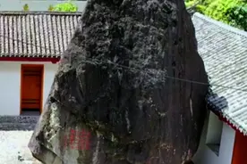 一声惊雷，神秘巨石从天而降在小院之中，人们遍寻附近高山，都未发现巨石滚落的痕迹，到目前为止都是个谜。#旅行推荐官 #探秘 #神秘 #云南视频封面