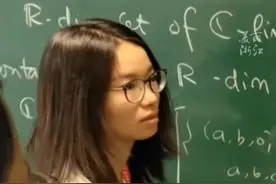 将有可能成为首位获得菲尔兹奖的中国籍数学家！#韦东奕坐第一排听“90后”教授王虹讲座#北大韦神视频封面