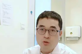 早上起来脚底痛，你有救了，告诉你个好方法，在家不花一分钱 #足底筋膜炎 #脚底痛 #脚痛 #足踝微创专家王振威 #健康科普视频封面