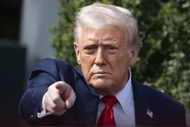 特朗普真会豁免汽车关税吗？ 周密：国外企业宁可选择不进入美国市场#关税豁免 #汽车产业 #特朗普 #美国市场 #产业链视频封面