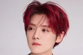 仅8年再看《奔跑吧兄弟》初代成员，邓超感情稳定，杨颖恢复单身，鹿晗的8年爱情长跑铺所迷离 #邓超 #鹿晗 #关晓彤 #黄晓明杨颖 #2025靠什么过年视频封面