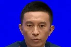 国务院新闻办公室24日上午，阅兵领导小组办公室副主任、军委联合参谋部作战局少将副局长吴泽棵表示，这次阅兵，参阅的所有装备均为国产现役主战装备（央视频号：新闻来了）