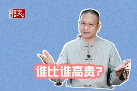 农民工蹲检察院门外吃饭遭保安驱赶。本是同根生，相煎何太急！