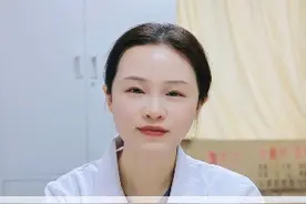 嘴巴干燥脱皮，别撕嘴皮了！你可能是得唇炎了，试试这样处理#唇炎 #皮肤 #皮炎 #嘴唇干裂 #秋冬视频封面