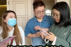 都是坑安排三剑客为兜兜办理手续，没想到这仨货差点现场起名视频封面