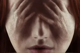 300年间造成45人离奇死亡，高分烧脑恐怖片《鬼遮眼》 #电影解说视频封面