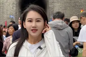 终终终于来西安了……西安真是一个人挤人的地方……#西安美食 #小南门早市视频封面