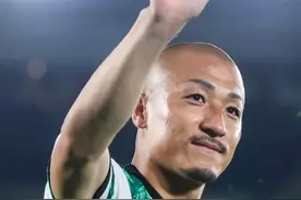 这个光头不一般！前田大然晃倒对手+世界波破门，率领凯尔特人3球完胜利文斯顿继续领跑苏超积分榜！#前田大然 #凯尔特人 #苏超 #旗手怜央 #dou来足球季视频封面