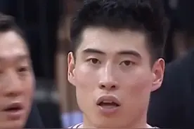 刺激！程帅澎三分反绝杀，浙江男篮险胜深圳男篮！#程帅澎三分反绝杀 #程帅澎绝杀浙江2比2深圳 #CBA季后赛半决赛 #程帅澎视频封面