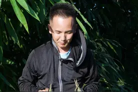 在农村一年四季有吃不完的土货，一根竹子能长100多斤，做成笋干又香又脆视频封面