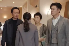 #好事成双 卫明赶到医院想要求得黄嘉仪的原谅，却被黄父通知，黄嘉仪已经决定和他离婚。#卫明现世报来了视频封面