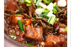 晚上来一锅热气腾腾的红烧肉，配上干豆角好吃又下饭，太香了视频封面