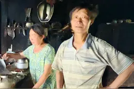 现实版的地主，贵州60岁夫妻留守大山独居，种地养殖自给自足视频封面