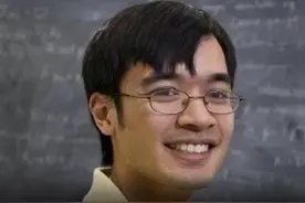 在IMO 2024上，陶哲轩发表了最新演讲，谈论人工智能和机器学习。他谈到了ChatGPT的使用体验，说到他问GPT难题的时候，GPT给了他10个答案，虽然有5个都是错的，但是有一个给了他启发，这也说明大语言模型在某种程度上是有用的。#陶哲轩 #ChatGPT #人工智能 #大语言模型 #IMO @智东西视频封面
