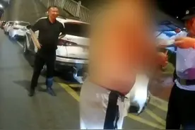 路边散步偶遇小鳄鱼 徒手抓捕不可取 #鳄鱼视频封面
