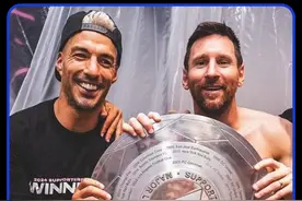 冠绝天下🤴37岁#梅西 梅开二度+任意球破门，助#迈阿密国际 提前两轮夺美职联常规赛冠军，以生涯46冠独居历史第一 #dou来足球季视频封面