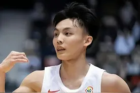 徐杰签约新合同，巴顿盛赞广东男篮，18岁青岛天才小将传喜讯视频封面