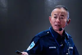 严禁“裸奔”，反思装备的重要性。#防御式安全执法 #警察   #辅警  #交警  #警务实战训练  @中国警察网   @警察特训计划   @中国警方在线视频封面