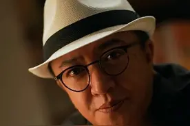 敢和爱逃避的男人谈感情，这种女孩不是真的坚强，而是因为太爱#情感 #情感共鸣 #女性智慧 #爱情视频封面