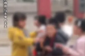 1月19日，据山东枣庄中院，#10岁小孩分享辣条后同学脑出血死亡被起诉 ，法院：系善意分享行为，无需承担责任。视频封面