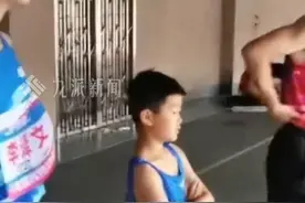 7月9日，#苏炳添鼓励误入400米公开组小孩哥  ：期待你第一个冲过终点的那天。视频封面