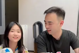 女儿想换最新款电话手表 妈妈直接拒绝花钱 想请个接送代替婆婆视频封面