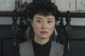 邱映霞为保护初恋，第一次对自己人有所隐瞒#薄冰里的女性角色 #吴越在薄冰开大 #薄冰里的女人都是强心脏 #薄冰视频封面