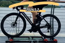 骑行经验分享：#公路自行车 #让骑行成为一种生活 #爱生活爱骑行 #骑行vlog #公路车运动 正确的骑行姿势，你做对了吗？视频封面